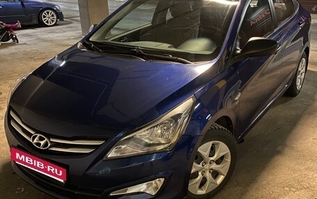 Hyundai Solaris II рестайлинг, 2015 год, 1 000 000 рублей, 2 фотография