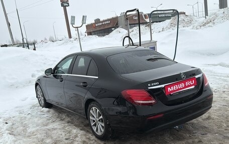 Mercedes-Benz E-Класс, 2018 год, 2 190 000 рублей, 4 фотография