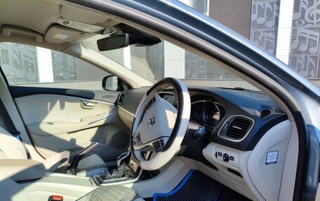 Volvo V40 II рестайлинг, 2016 год, 1 000 000 рублей, 5 фотография