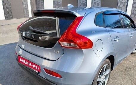 Volvo V40 II рестайлинг, 2016 год, 1 000 000 рублей, 7 фотография