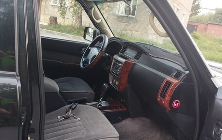 Nissan Patrol, 2005 год, 1 550 000 рублей, 12 фотография