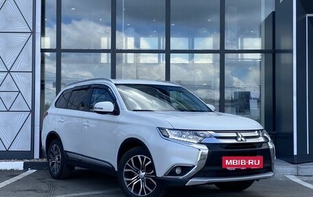 Mitsubishi Outlander III рестайлинг 3, 2017 год, 1 439 000 рублей, 3 фотография