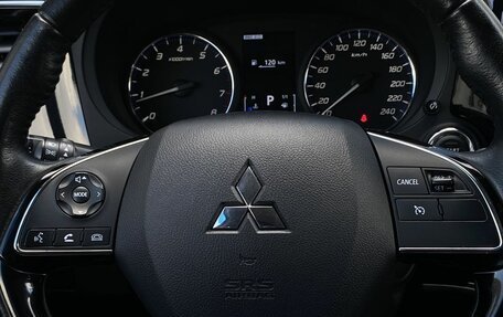 Mitsubishi Outlander III рестайлинг 3, 2017 год, 1 439 000 рублей, 15 фотография