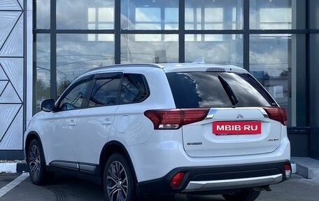 Mitsubishi Outlander III рестайлинг 3, 2017 год, 1 439 000 рублей, 7 фотография