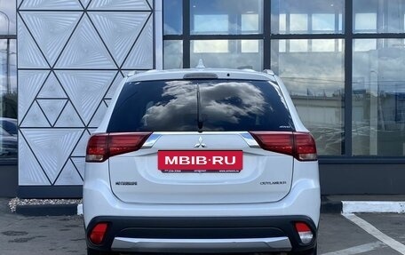 Mitsubishi Outlander III рестайлинг 3, 2017 год, 1 439 000 рублей, 6 фотография