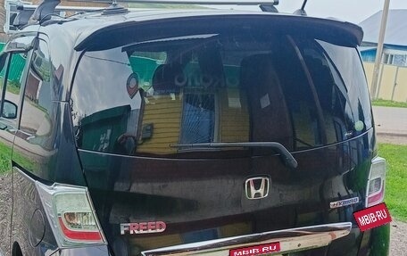 Honda Freed I, 2012 год, 1 350 000 рублей, 2 фотография