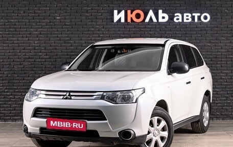 Mitsubishi Outlander III рестайлинг 3, 2014 год, 1 200 000 рублей, 1 фотография
