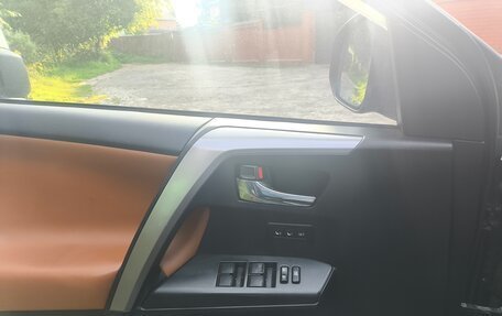 Toyota RAV4, 2016 год, 2 700 000 рублей, 8 фотография