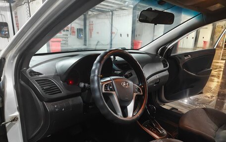 Hyundai Solaris II рестайлинг, 2015 год, 850 000 рублей, 5 фотография