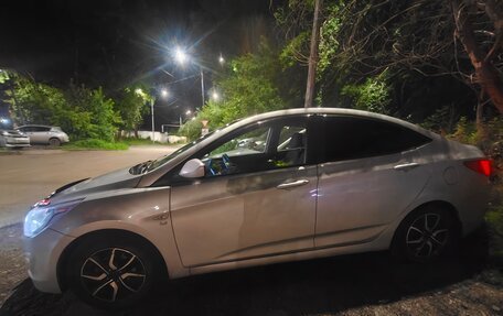 Hyundai Solaris II рестайлинг, 2015 год, 850 000 рублей, 4 фотография