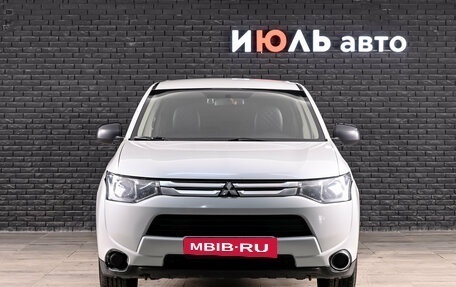 Mitsubishi Outlander III рестайлинг 3, 2014 год, 1 200 000 рублей, 2 фотография