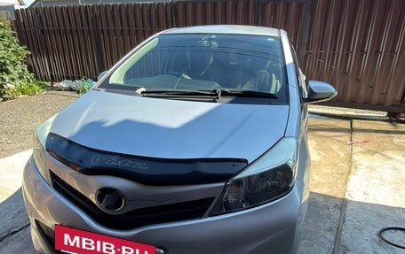 Toyota Vitz, 2013 год, 620 000 рублей, 3 фотография