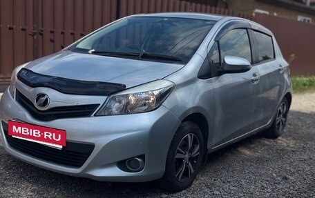Toyota Vitz, 2013 год, 620 000 рублей, 2 фотография