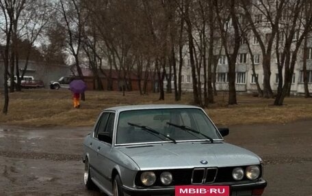 BMW 5 серия, 1985 год, 520 000 рублей, 11 фотография