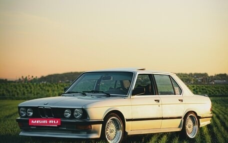 BMW 5 серия, 1985 год, 520 000 рублей, 18 фотография