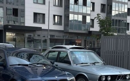 BMW 5 серия, 1985 год, 520 000 рублей, 12 фотография