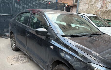 Volkswagen Polo VI (EU Market), 2011 год, 750 000 рублей, 2 фотография
