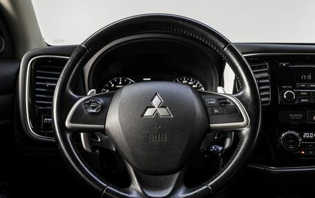 Mitsubishi Outlander III рестайлинг 3, 2014 год, 1 699 000 рублей, 18 фотография