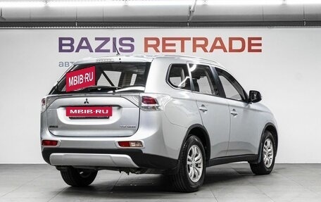 Mitsubishi Outlander III рестайлинг 3, 2014 год, 1 699 000 рублей, 6 фотография