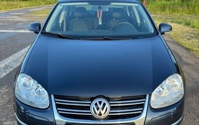Volkswagen Jetta VI, 2010 год, 820 000 рублей, 1 фотография
