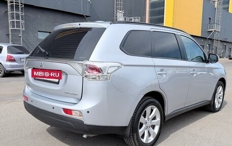 Mitsubishi Outlander III рестайлинг 3, 2012 год, 1 200 000 рублей, 6 фотография