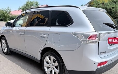 Mitsubishi Outlander III рестайлинг 3, 2012 год, 1 200 000 рублей, 4 фотография