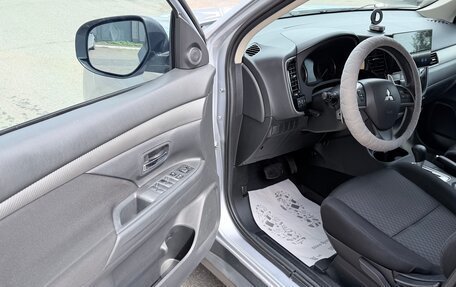Mitsubishi Outlander III рестайлинг 3, 2012 год, 1 200 000 рублей, 9 фотография