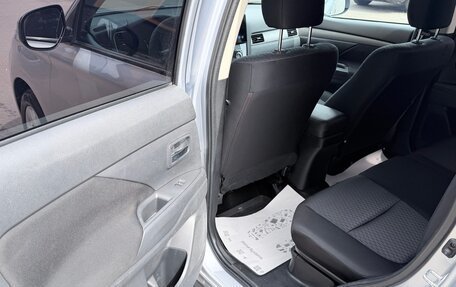 Mitsubishi Outlander III рестайлинг 3, 2012 год, 1 200 000 рублей, 10 фотография