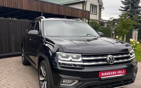 Volkswagen Teramont I, 2018 год, 2 830 000 рублей, 2 фотография