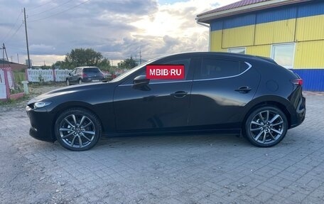 Mazda 3, 2019 год, 1 650 000 рублей, 2 фотография