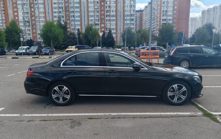 Mercedes-Benz E-Класс, 2019 год, 2 300 000 рублей, 5 фотография