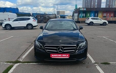 Mercedes-Benz E-Класс, 2019 год, 2 300 000 рублей, 2 фотография