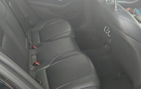 Mercedes-Benz E-Класс, 2019 год, 2 300 000 рублей, 15 фотография