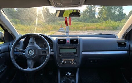Volkswagen Jetta VI, 2010 год, 820 000 рублей, 6 фотография