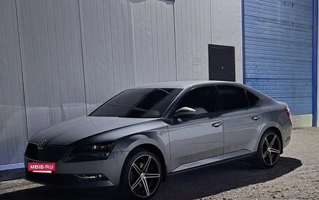 Skoda Superb III рестайлинг, 2018 год, 1 890 000 рублей, 12 фотография