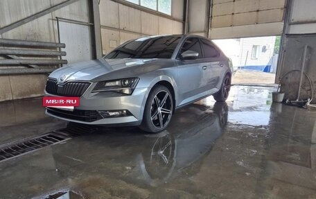 Skoda Superb III рестайлинг, 2018 год, 1 890 000 рублей, 13 фотография