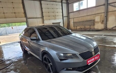 Skoda Superb III рестайлинг, 2018 год, 1 890 000 рублей, 14 фотография