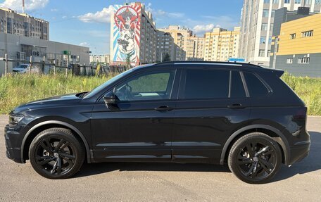 Volkswagen Tiguan II, 2017 год, 2 500 000 рублей, 2 фотография