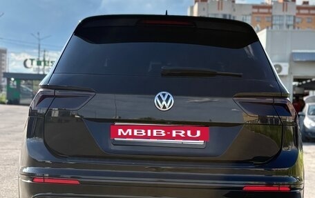 Volkswagen Tiguan II, 2017 год, 2 500 000 рублей, 4 фотография
