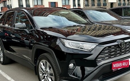 Toyota RAV4, 2021 год, 4 600 000 рублей, 1 фотография