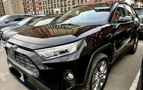 Toyota RAV4, 2021 год, 4 600 000 рублей, 4 фотография