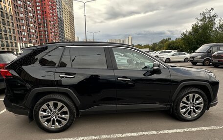 Toyota RAV4, 2021 год, 4 600 000 рублей, 2 фотография