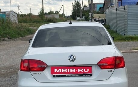 Volkswagen Jetta VI, 2012 год, 900 000 рублей, 2 фотография