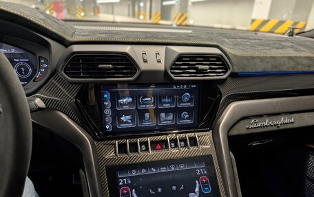 Lamborghini Urus I, 2024 год, 30 500 000 рублей, 26 фотография