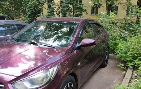Hyundai Solaris II рестайлинг, 2012 год, 900 000 рублей, 2 фотография