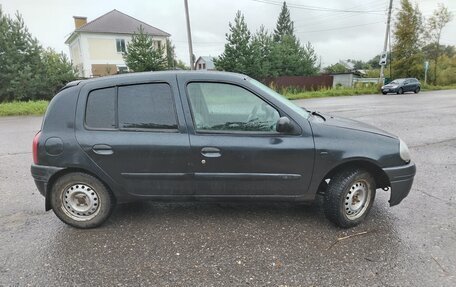 Renault Clio III, 2000 год, 160 000 рублей, 2 фотография