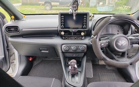 Toyota Yaris, 2020 год, 900 000 рублей, 4 фотография