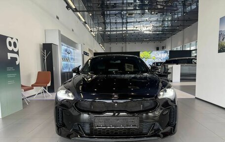 KIA Stinger I, 2018 год, 1 990 000 рублей, 2 фотография