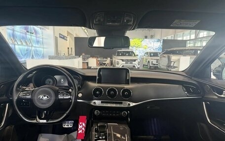 KIA Stinger I, 2018 год, 1 990 000 рублей, 15 фотография