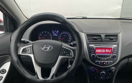 Hyundai Solaris II рестайлинг, 2013 год, 680 000 рублей, 13 фотография